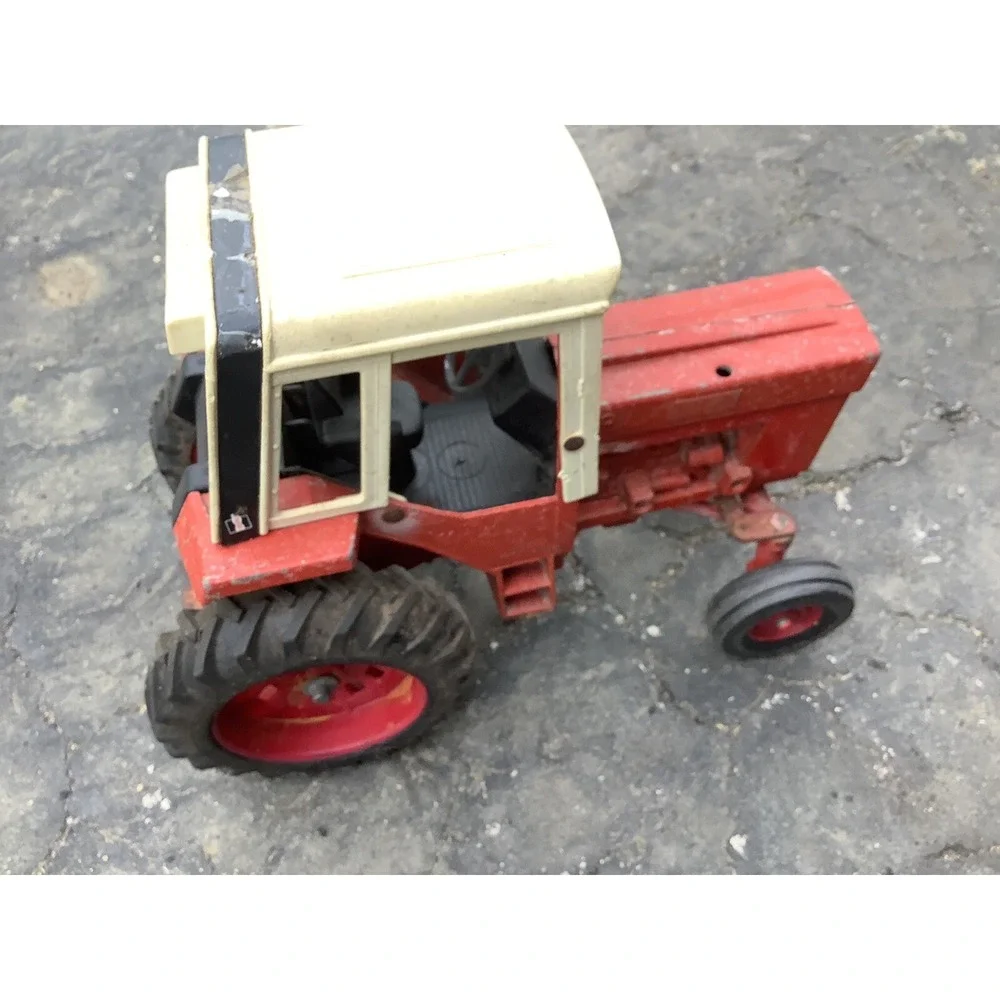 Vintage ERTL International 1586 Tractor Toy Die Cast Farming